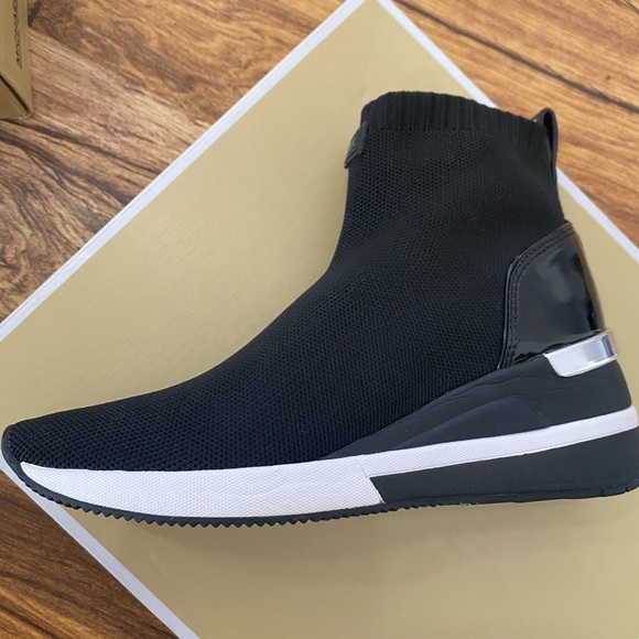 Michael kors skyler bootie black size 7 - Picture 4 of 11